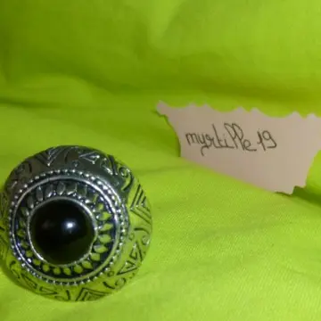 bague, Inconnue
