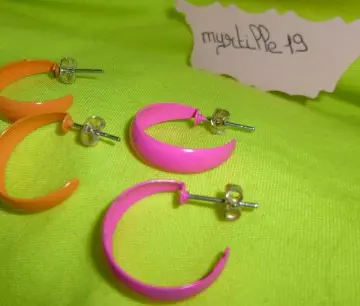 boucles d'oreilles, Inconnue