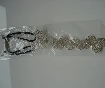 Headband fleurs, Inconnue