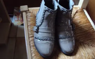 bottines, Bata