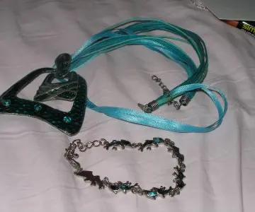 Ensemble collier + BO + bracelet turquoise, Inconnue