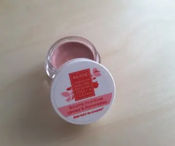 Baume tout rose, Akane