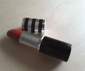 Rouge à lèvres, Agnès b.