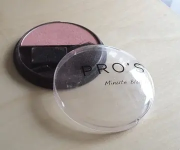 Blush poyz, Pro's couture