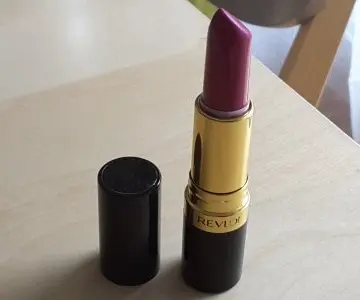 Rouge à lèvres, Revlon