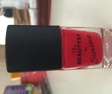 vernis rouge By Simone, The Beautyst