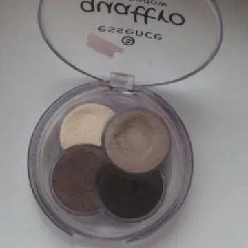 quattro palette, Essence