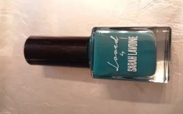 Vernis bleu, Loved by