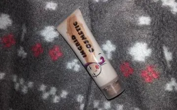 Fond de teint, Ingrid cosmétic