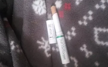 stick correcteur, Yves Rocher