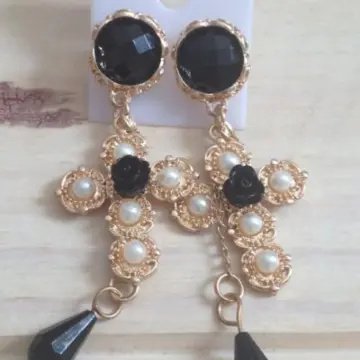 Boucles d'oreilles, Inconnue