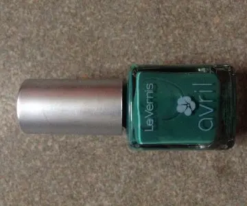 Vernis Avril vert empire, Avril