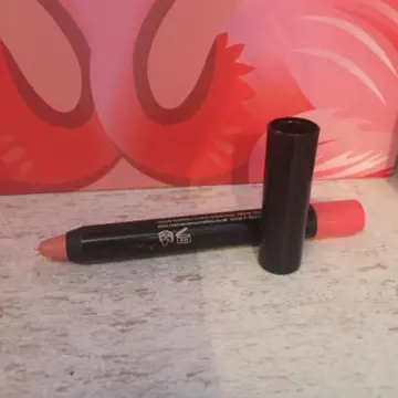crayon à lèvres, MeMeMe