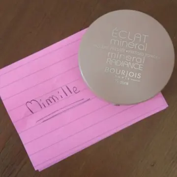 Poudre pressée Eclat Minéral, Bourjois