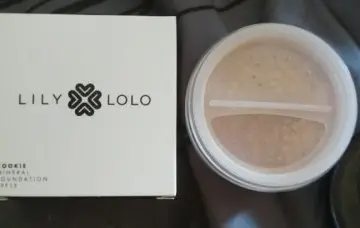 Fond de teint, Lily Lolo