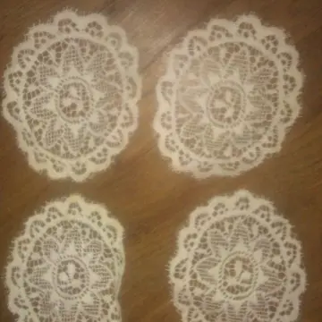 4 petits napperons, Napperon