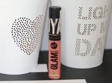 Gloss Glam Royal, Bell