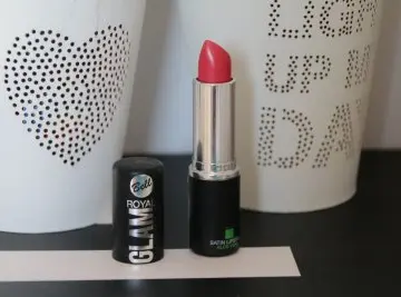 Rouge à lèvres Glam Royal, Bell