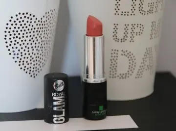 Rouge à lèvres Glam royal, Bell