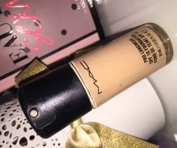 PRO LONGWEAR NW20, MAC Cosmetics