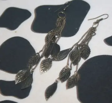 Boucles d'oreilles fantaisie, Inconnue