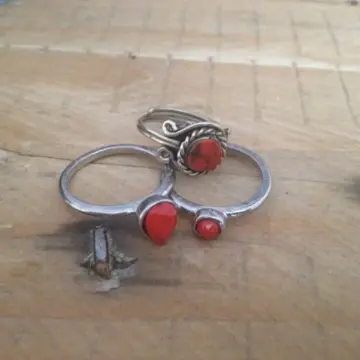 Lot de 3 bagues rouge, Inconnue