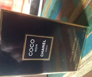 Chanel coco noir, Chanel