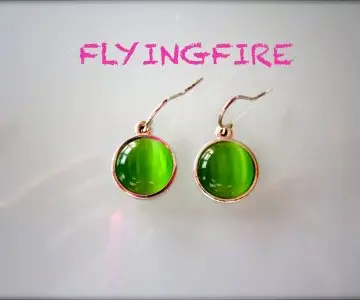 Petite boucles d'oreilles pendantes vertes, Monoprix
