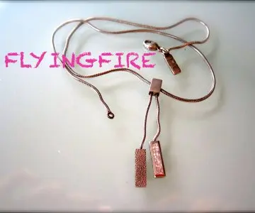Collier 2 pendentifs, Inconnue