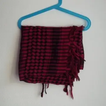 Keffieh Fushia, Inconnue