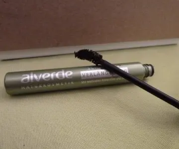 Mascara marron, Alverde