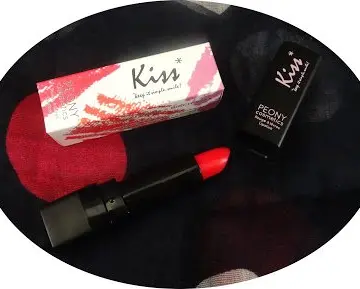 Maria, Peony cosmetics