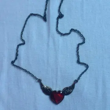Collier cœur ailé, Inconnue