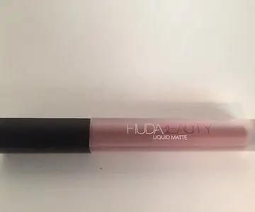 RAL HUDA MATTE, Huda Beauty