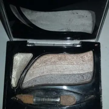 4 fards à paupières + 1 RAL Loréal, L'Oréal