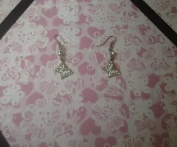 boucle d'oreille, L&L