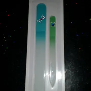 Limes a ongles, Inconnue