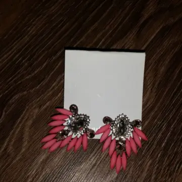 Boucles oreilles, Inconnue
