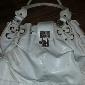 Sac blanc, Inconnue