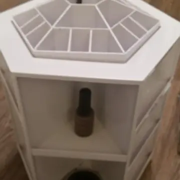 Rangement makeup 360°, Inconnue