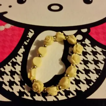 Bracelet fleur, Inconnue