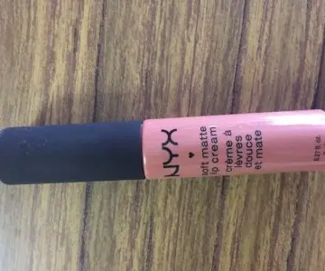 Rouge à lèvre liquide "Stockholm", NYX Cosmetics