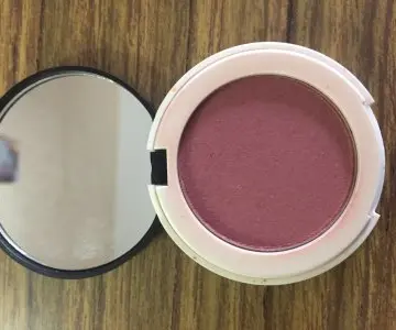 Blush "coming up roses", Lily Lolo