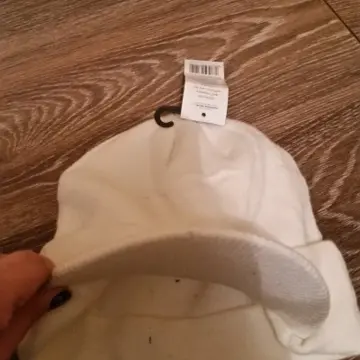 Bonnet casquette, Inconnue