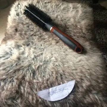 Brosse à brushing, Inconnue