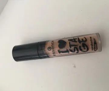 Base à paupière, Essence