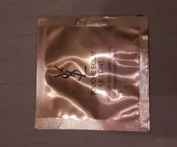YSL touche éclat le teint   font de teint lumiere, Yves Saint Laurent