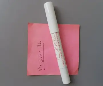 Crayon éclat ivoire, Chella