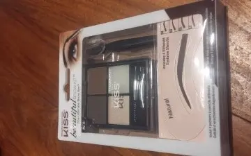 Kit sourcil, Kiss