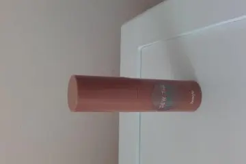 Fluide soleil Dew the Hoola de BeneFit, Benefit